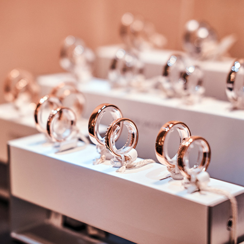 Mastering Gold, Silver, and Rose Gold Accessories